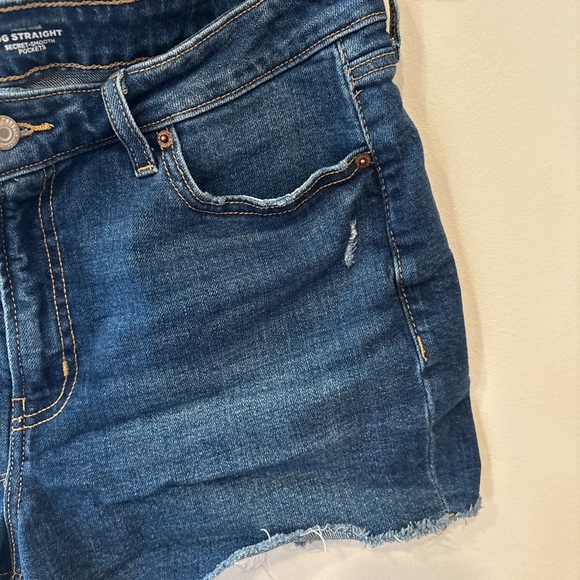 Old Navy Women's OG Straight Denim Shorts - 14 - Picture 2 of 5